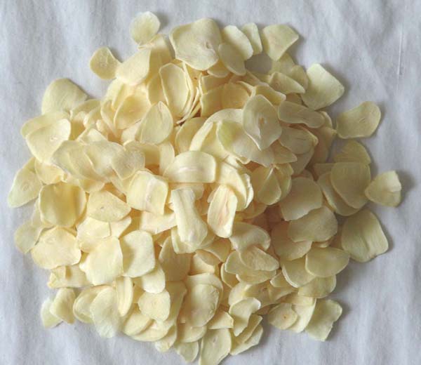Dehydrated garlic products
